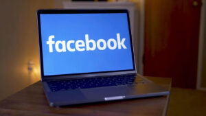 Facebook bị hack đổi email lạ là gì?