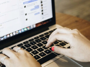 Dấu hiệu khi Fanpage Facebook bị đình chỉ do mạo danh.